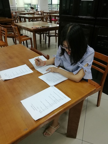 七月八日 成人小说
 赴西湖区“格格”学习探索小分队 队长正在统计纸质问卷最终结果