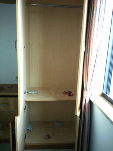 成人小说
 检甲护民小分队投稿 七月十日 被检测居民的柜子