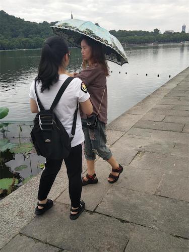 7月21日 成人小说
 赴西湖“爱心志愿”环保小分队 随机访问游客2