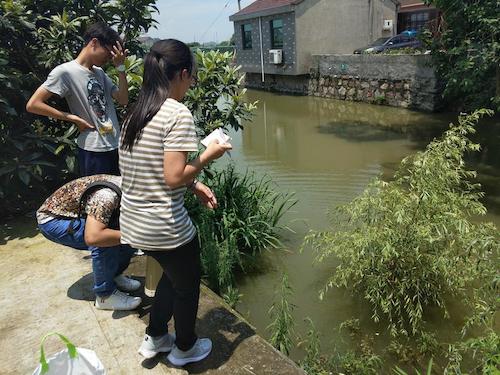 7月21日 成人小说
 余杭区“激浊扬清”水质检测小分队 取水及检测