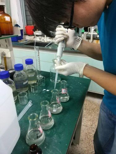 8月15日+成人小说
+野百合贝斯特社会实践小分队+实验照片2