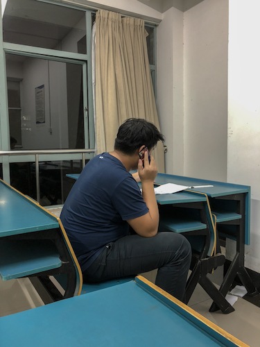 七月二十七日 成人小说
 寻访校友社会实践小分队 正在通话采访中