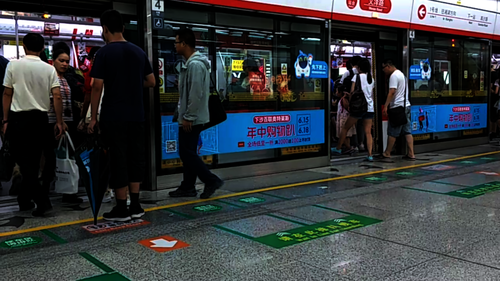 八月一日成人小说
  交通状况调研队 冲挤地铁现象