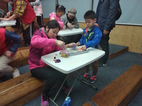 七月六日 成人小说
 B.D.服务社赴浙江自然博物馆”小问号大知识“小分队 妈妈和小朋友一起合作