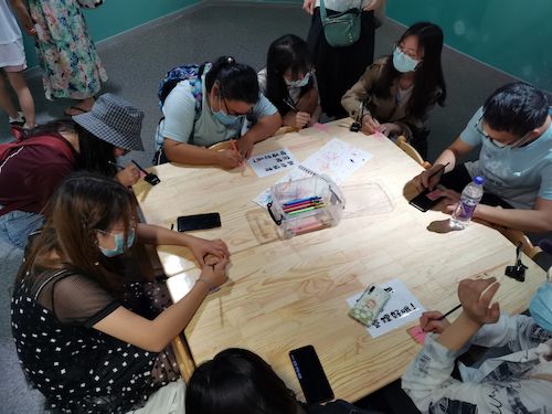 成人小说
 赴杭州”保护环境，拯救生命“小分队浙江自然博物馆5