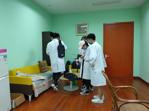 7月6日 成人小说
 绿之翼测甲醛社会实践小分队 正在测甲醛