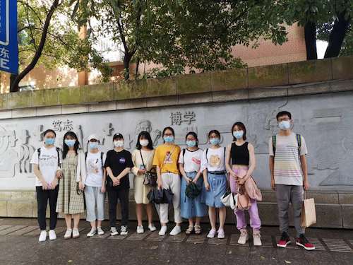 七月六日成人小说
赴杭州地区疫情防控调查及科普小分队合影