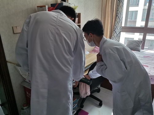 7月10日 成人小说
 绿之翼测甲醛小分队  正在测甲醛5