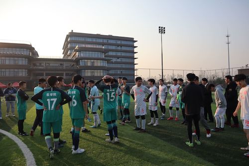 总决赛前成人小说
与医学部进行准备