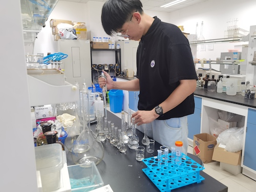 7月14日成人小说
水质检测社会实践小分队水质检测进行中